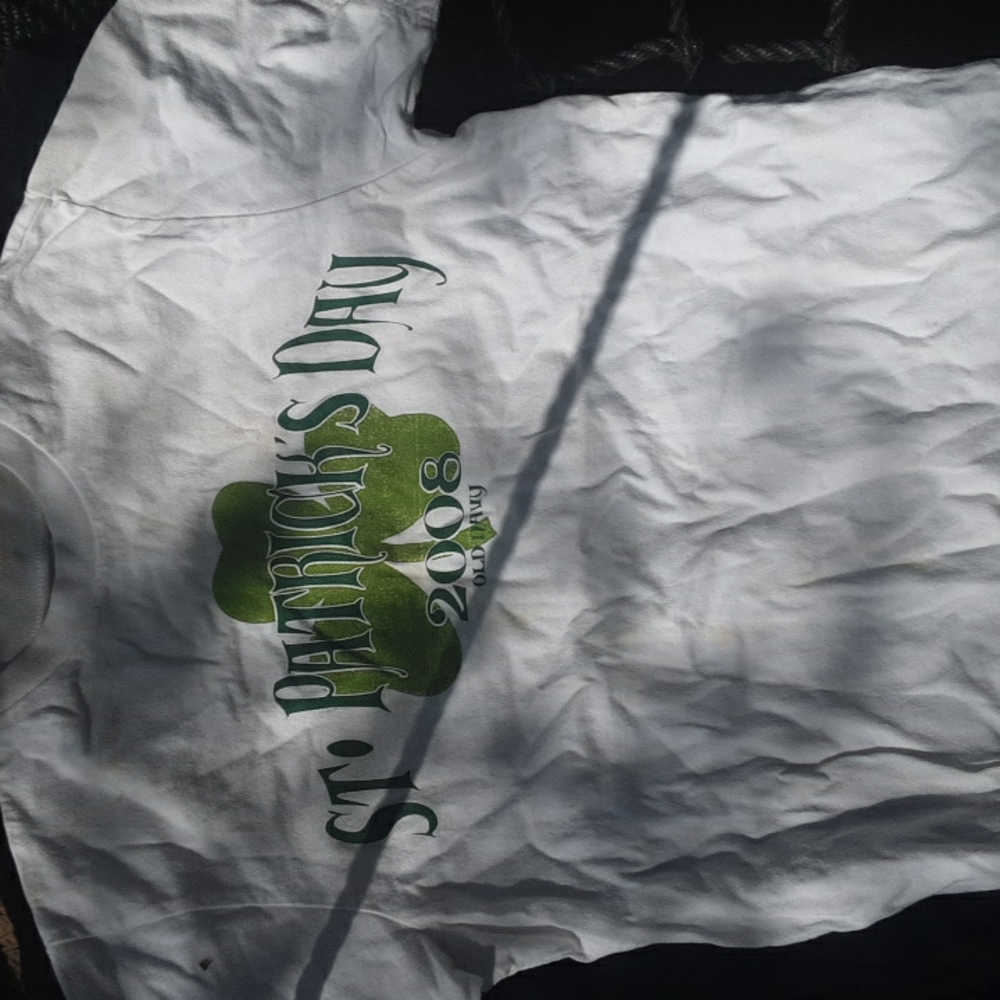 Tee shirt